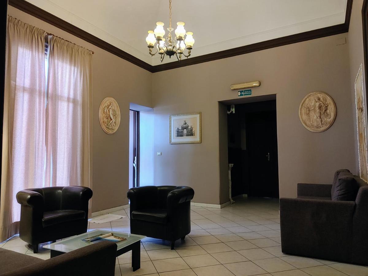 比斯卡里酒店 卡塔尼亚 外观 照片